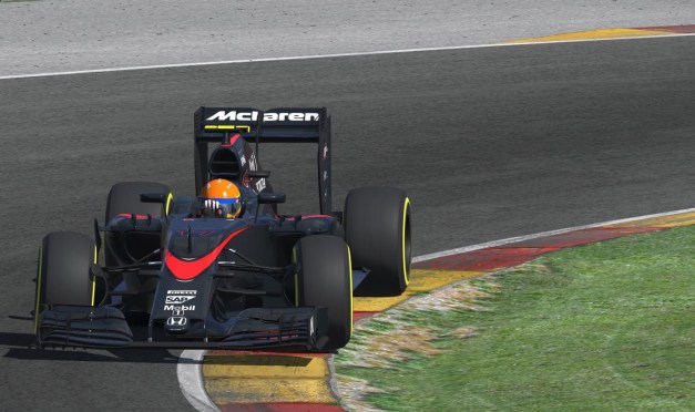 MP4-30 mid corner